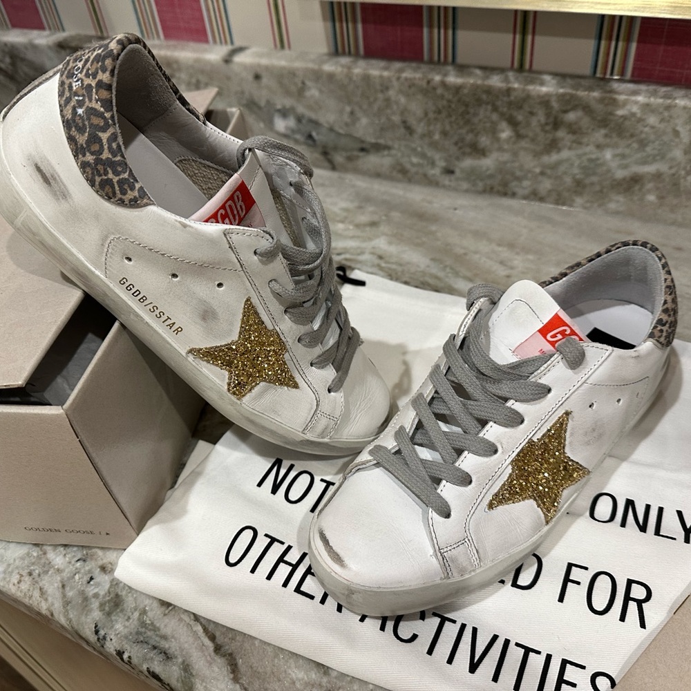 Golden Goose Superstar Classic w/ Glitter Star.